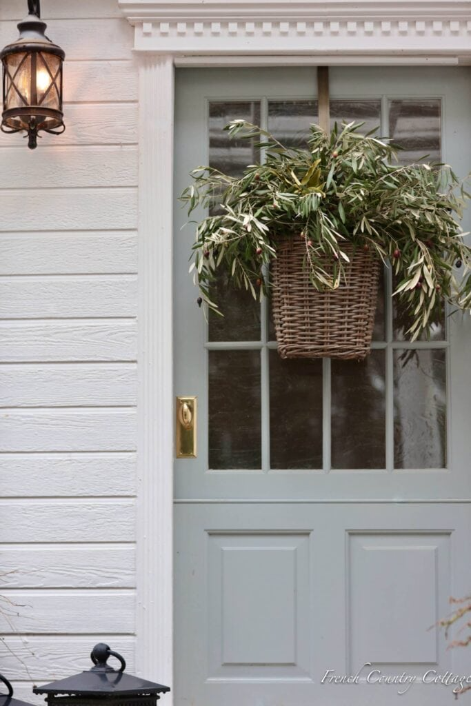 Favorite Things Friday- 5 Front Door Basket Ideas