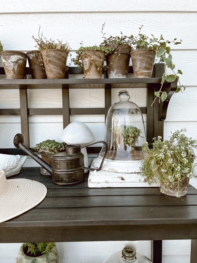 Cozy Cottage Farmhouse Potting Bench