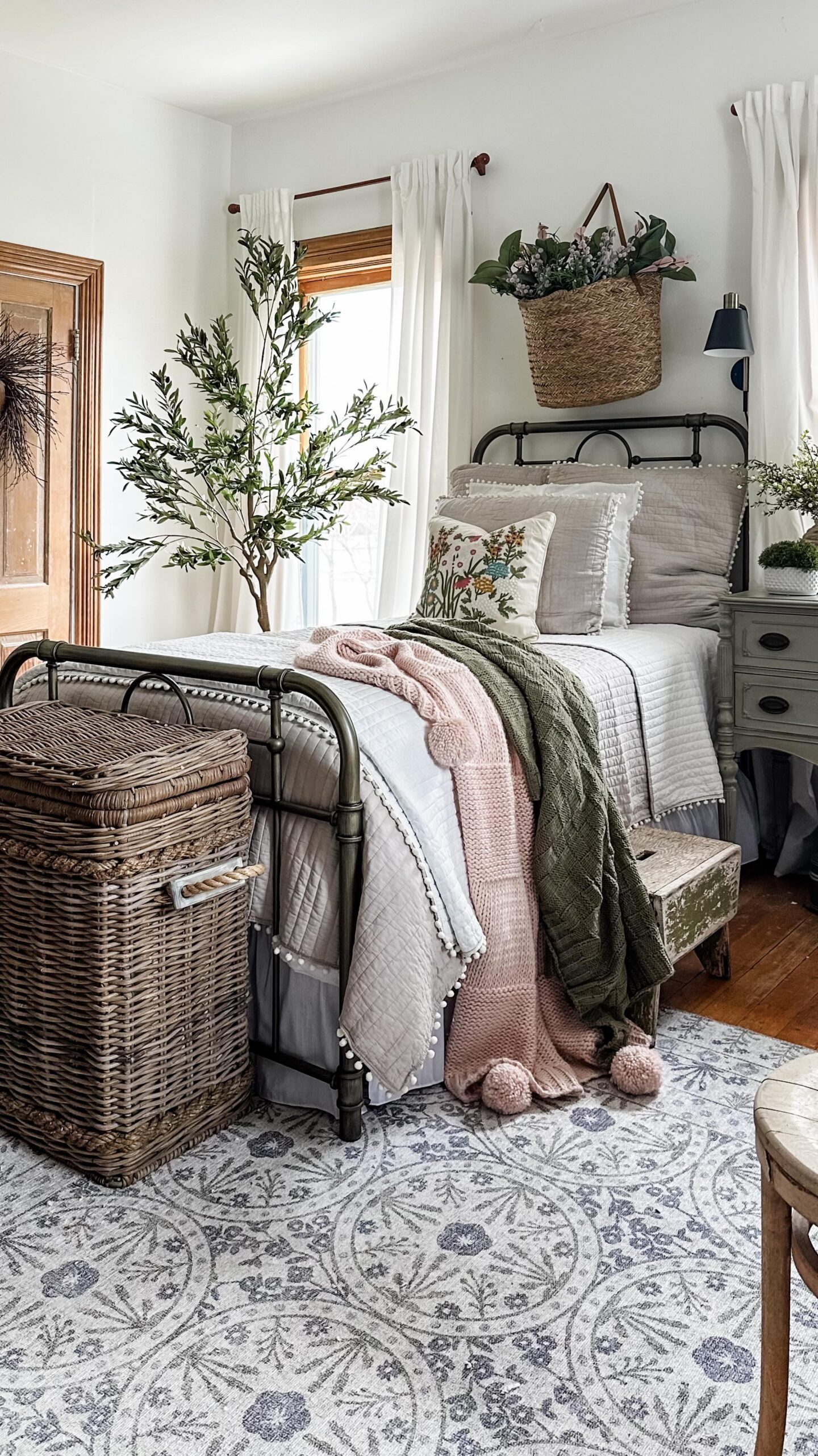 Oh my gosh, this new Spring bedding from  is just beautiful! Super soft cotton, …