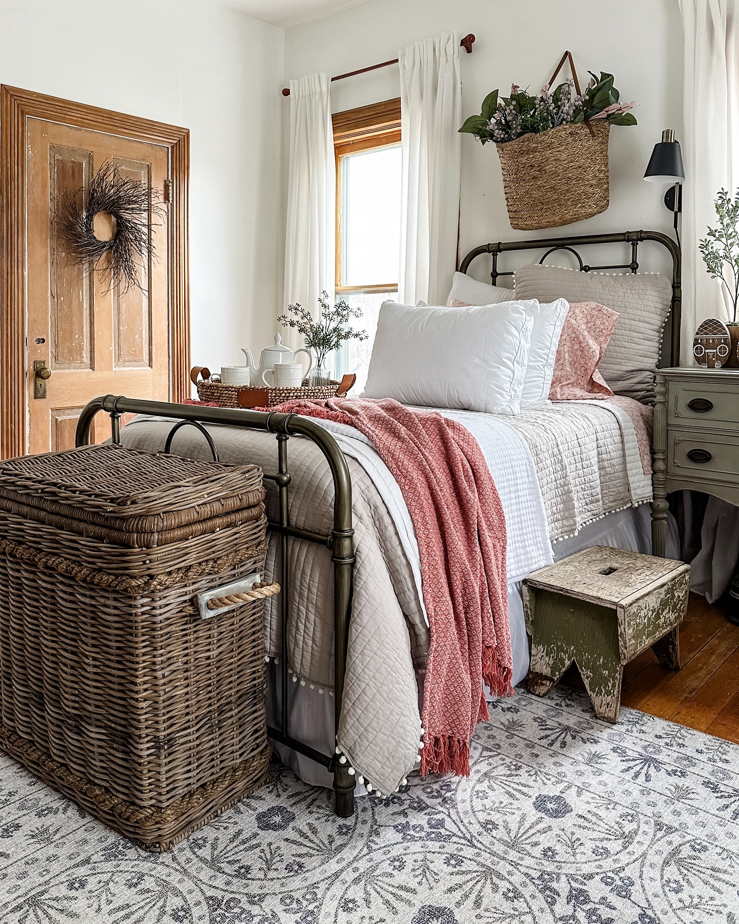 Happy Wednesday! Ok, so when  told me about these 3 in 1 pillows, I just had to …
