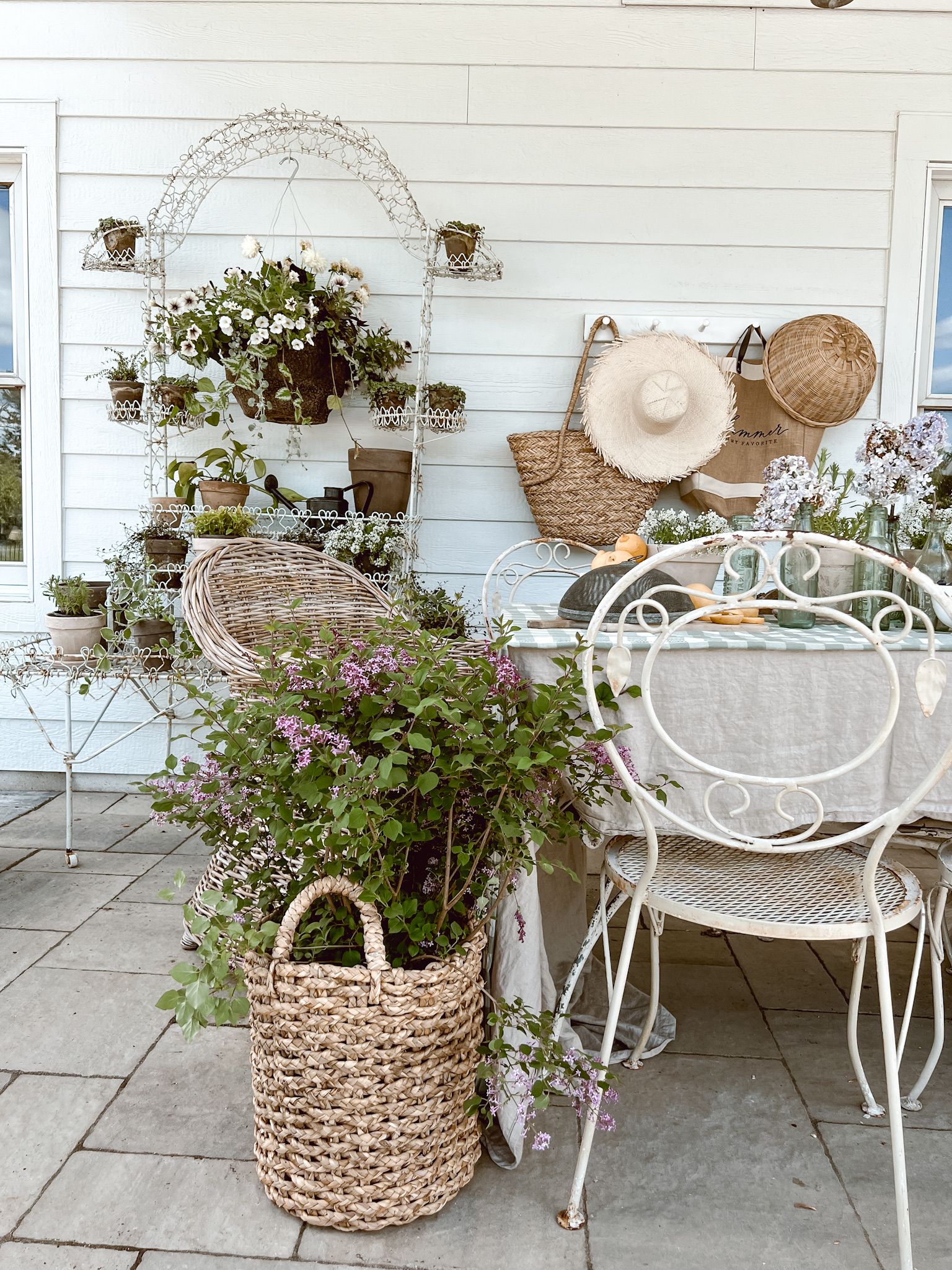 How to Create Cozy Outdoor Gatherings This Summer