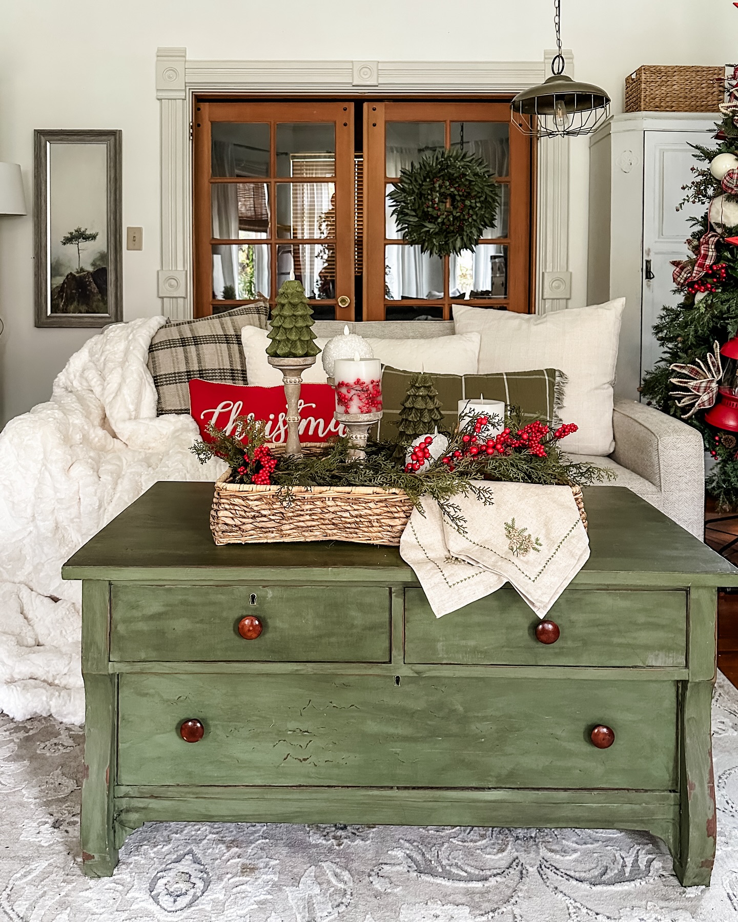 Happy weekend! Wow, it’s December, and I’m getting excited for Christmas! We fin…