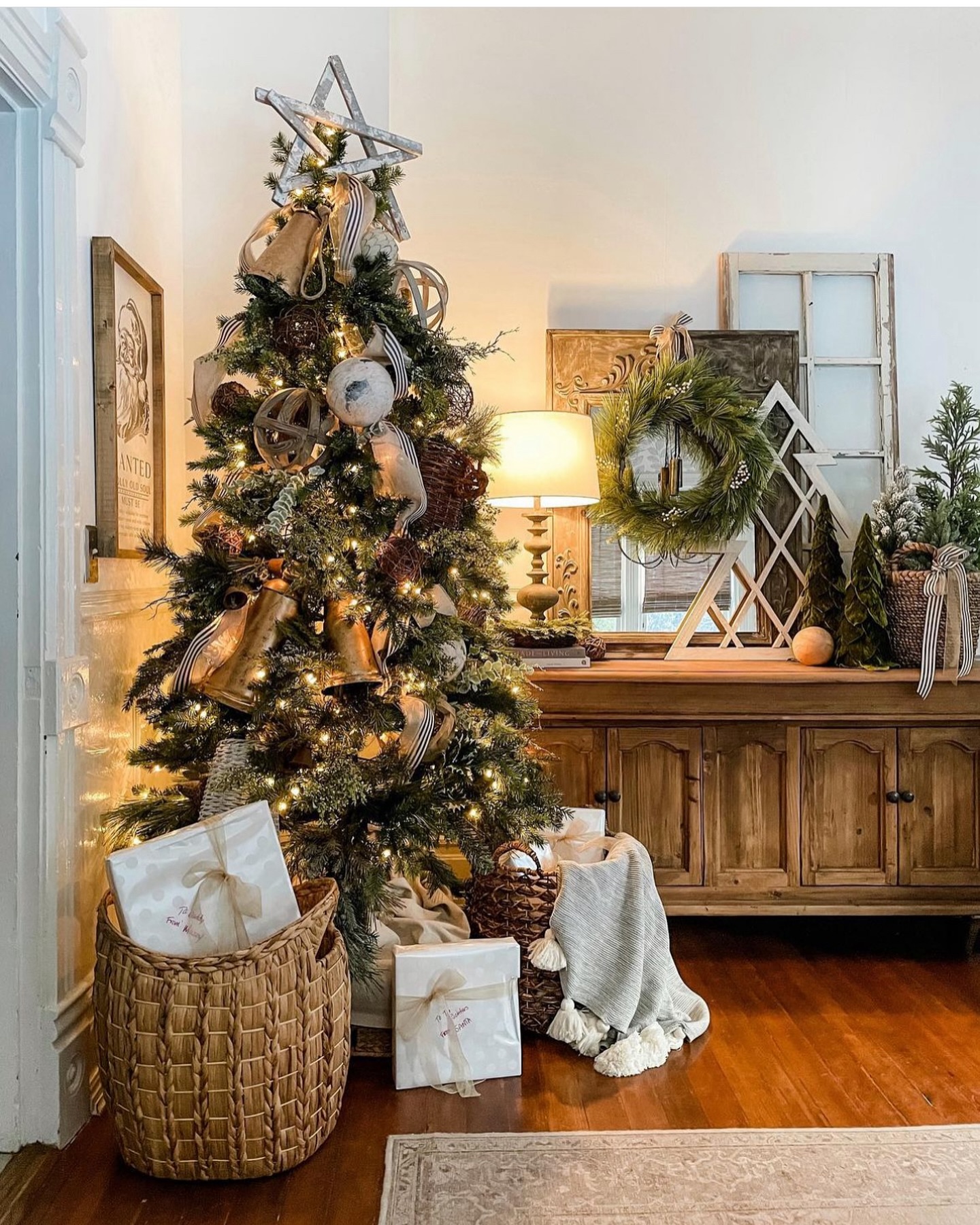 A blast from the past! I usually always keep my dining room tree neutral, and it…