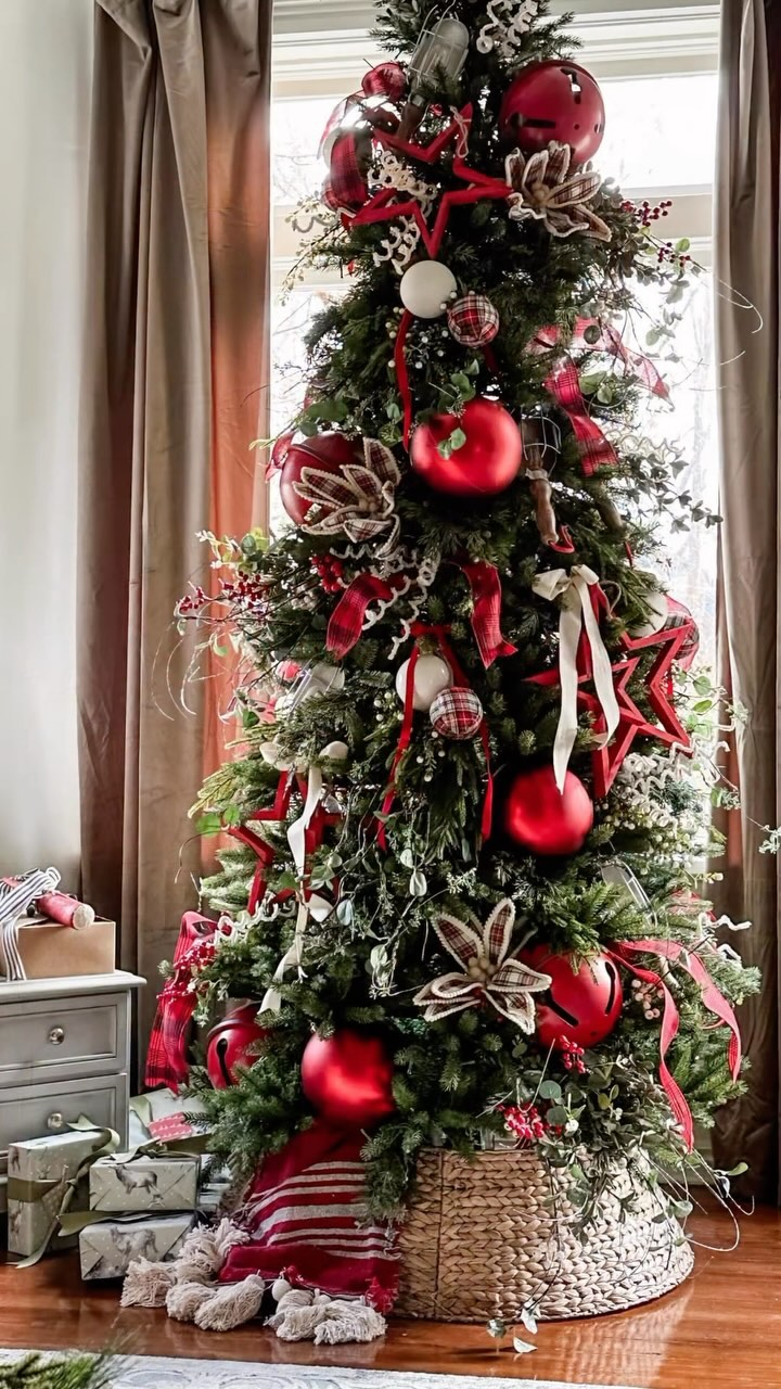 Just a few Christmas moments from this year! Happy Christmas Eve! I hope everyon…
