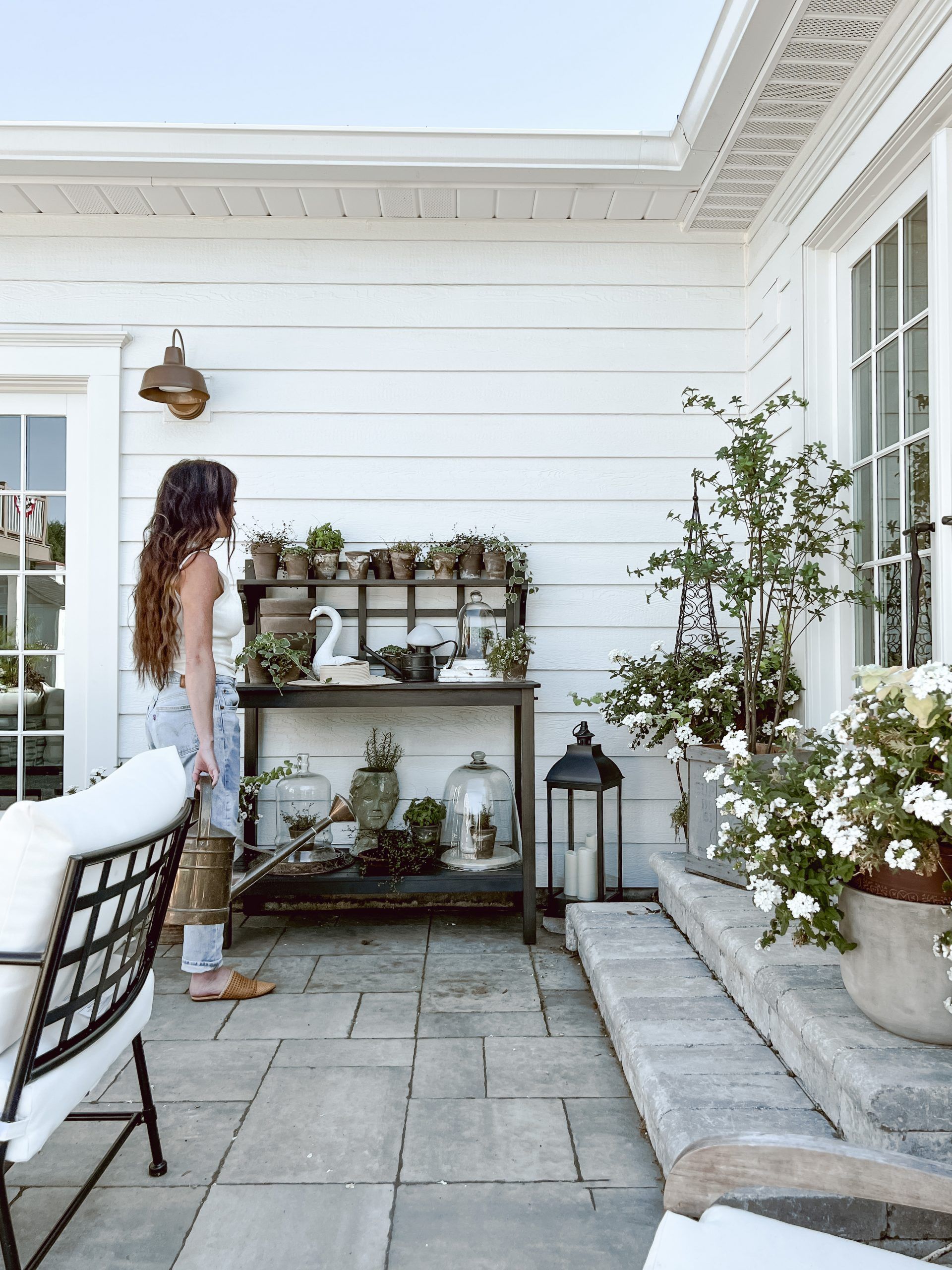 Cozy Cottage Farmhouse Potting Bench