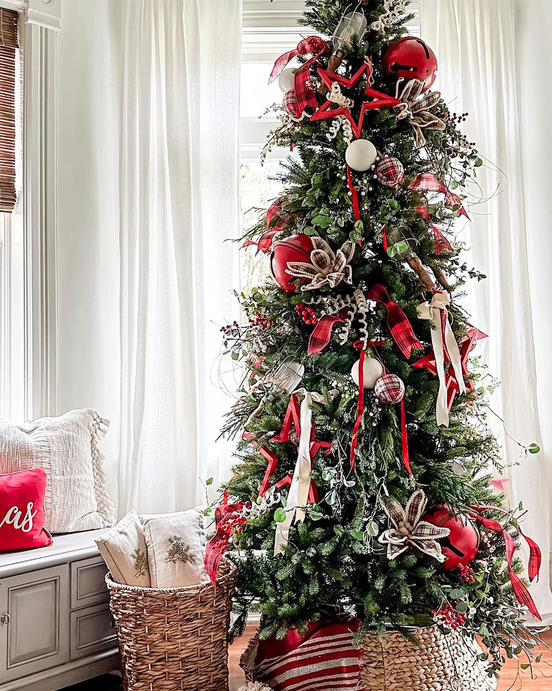 Happy Monday! Ok, I got my big tree done, well mostly! I think I will add more g…