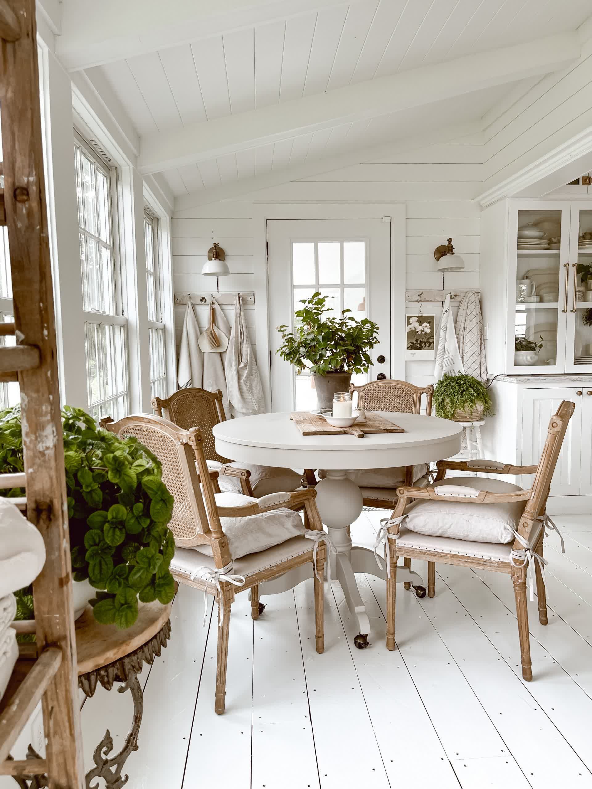 A Sunroom Table DIY – Liz Marie Blog