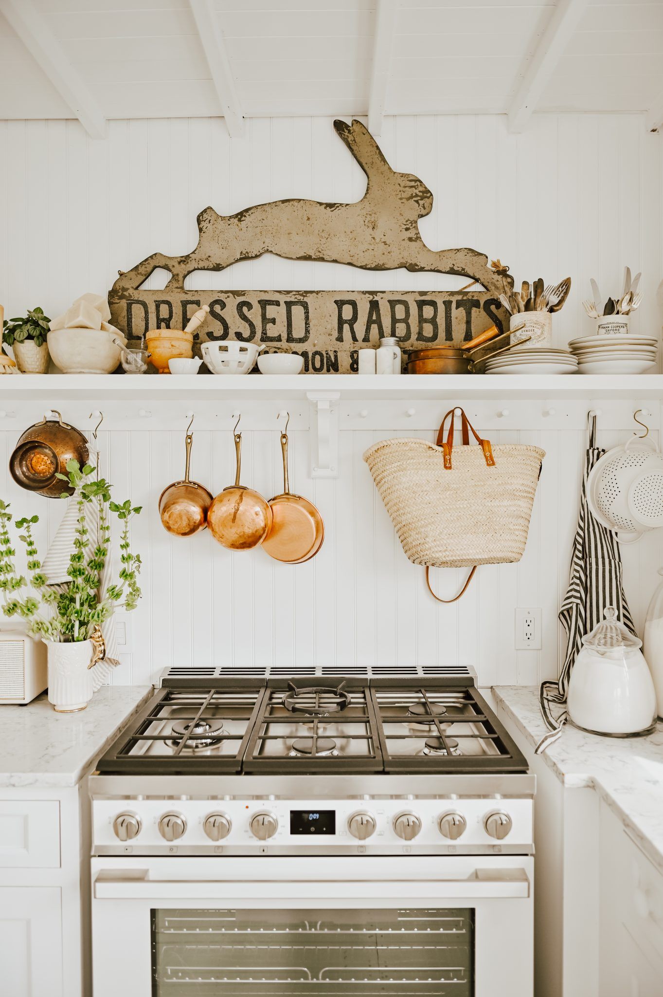 20+ Multipurpose Cozy Market Bags and Easy Ways to Work them into your Decor!