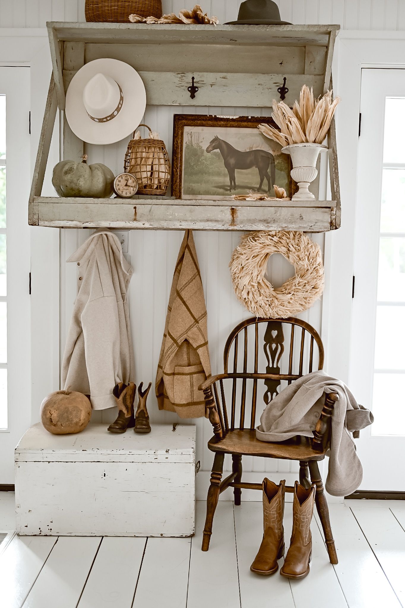 Cozy Entryway Design: Repurposing Antiques for a unique & functional space