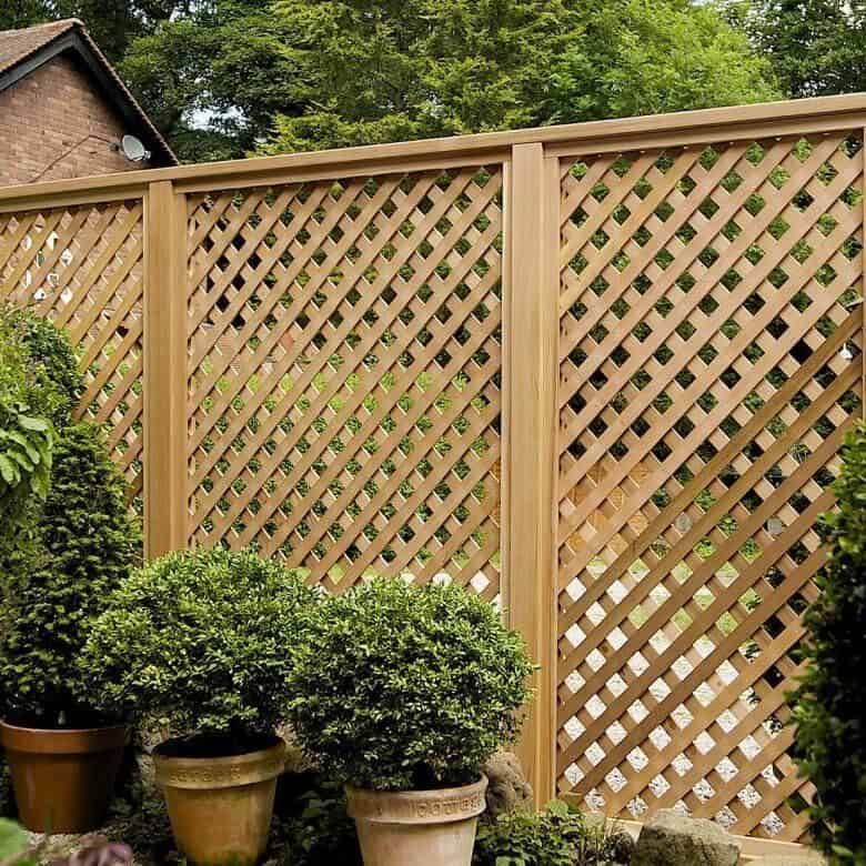 17 Cheap Fence Ideas For Backyard Privacy (2022) | The Home Tome