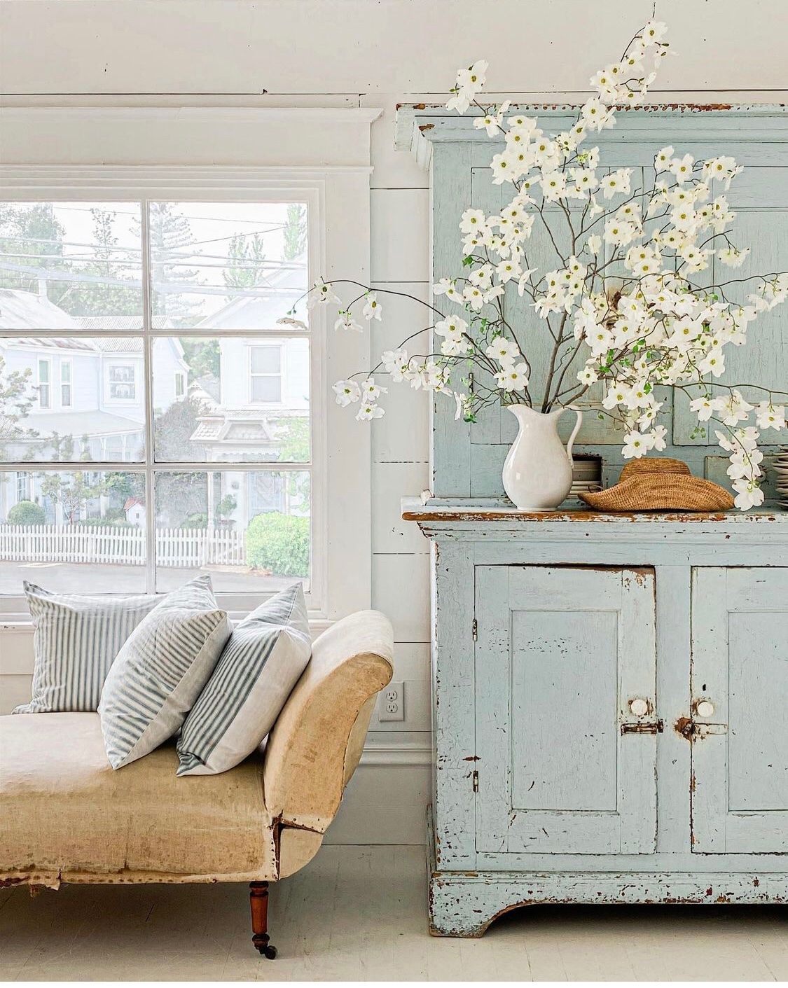 ⁠Who doesn’t love a gorgeous, chippy piece of furniture?