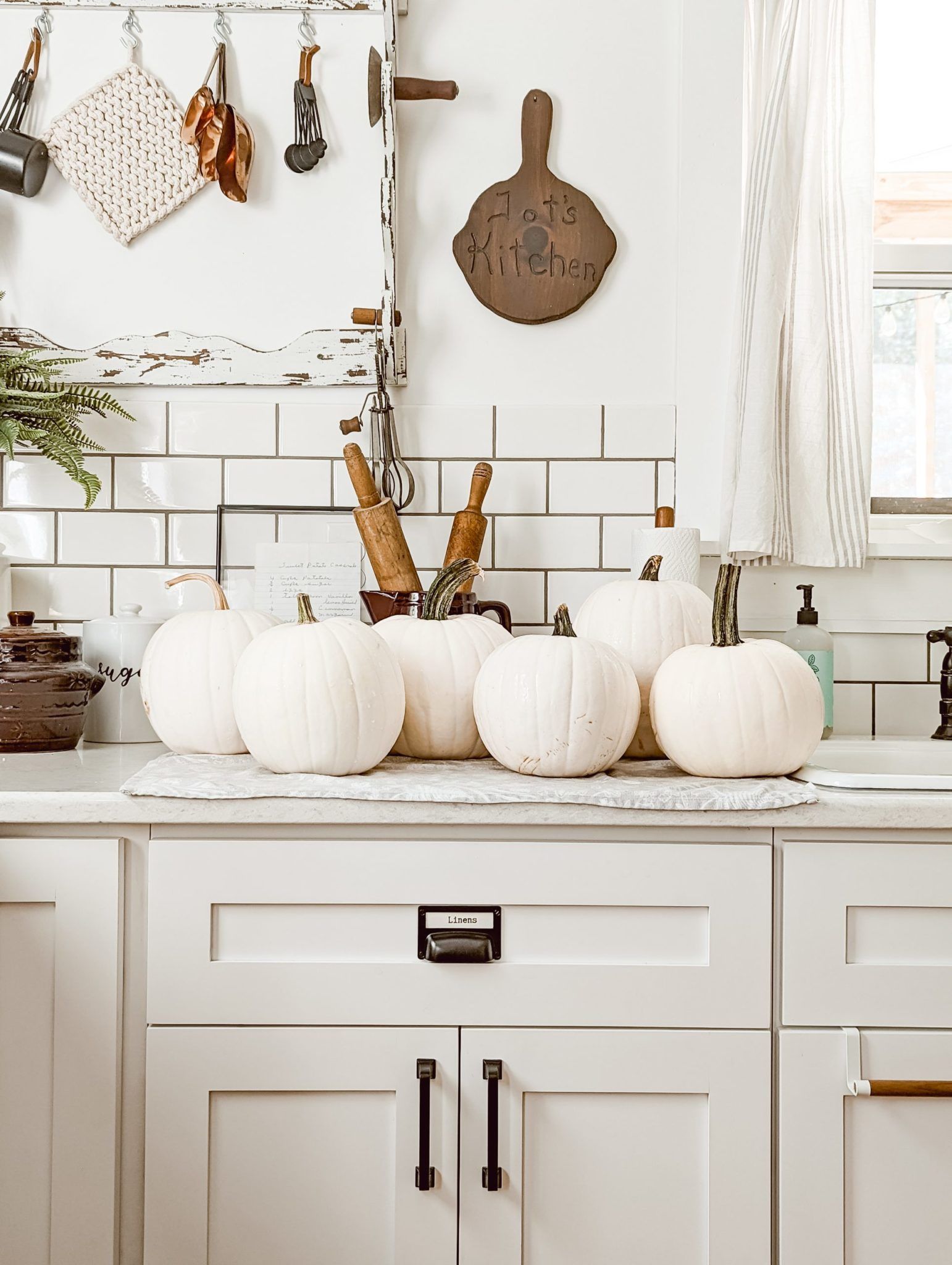 Our Samsung Frame TV Review & DIY Fireplace Project Updates! – White and Woodgrain