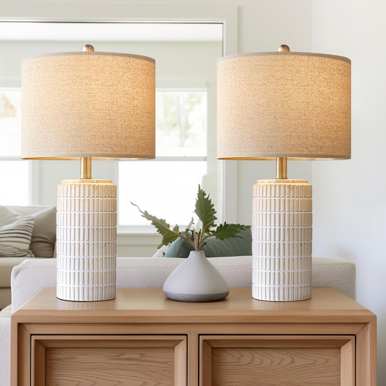🏠 Today’s Farmhouse Décor Find: Modern Ceramic Lamp