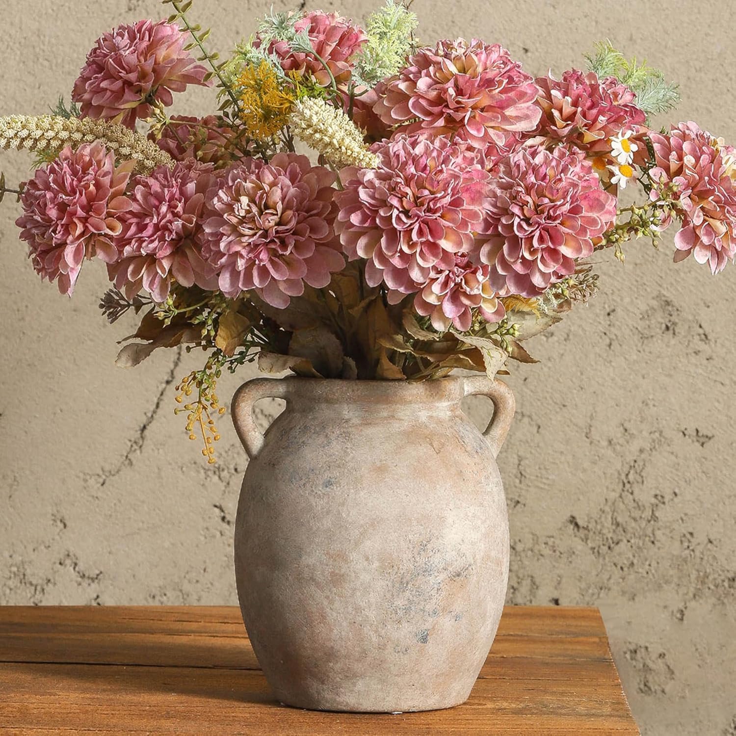 🏠 Today’s Farmhouse Décor Find: Ceramic Flower Vase