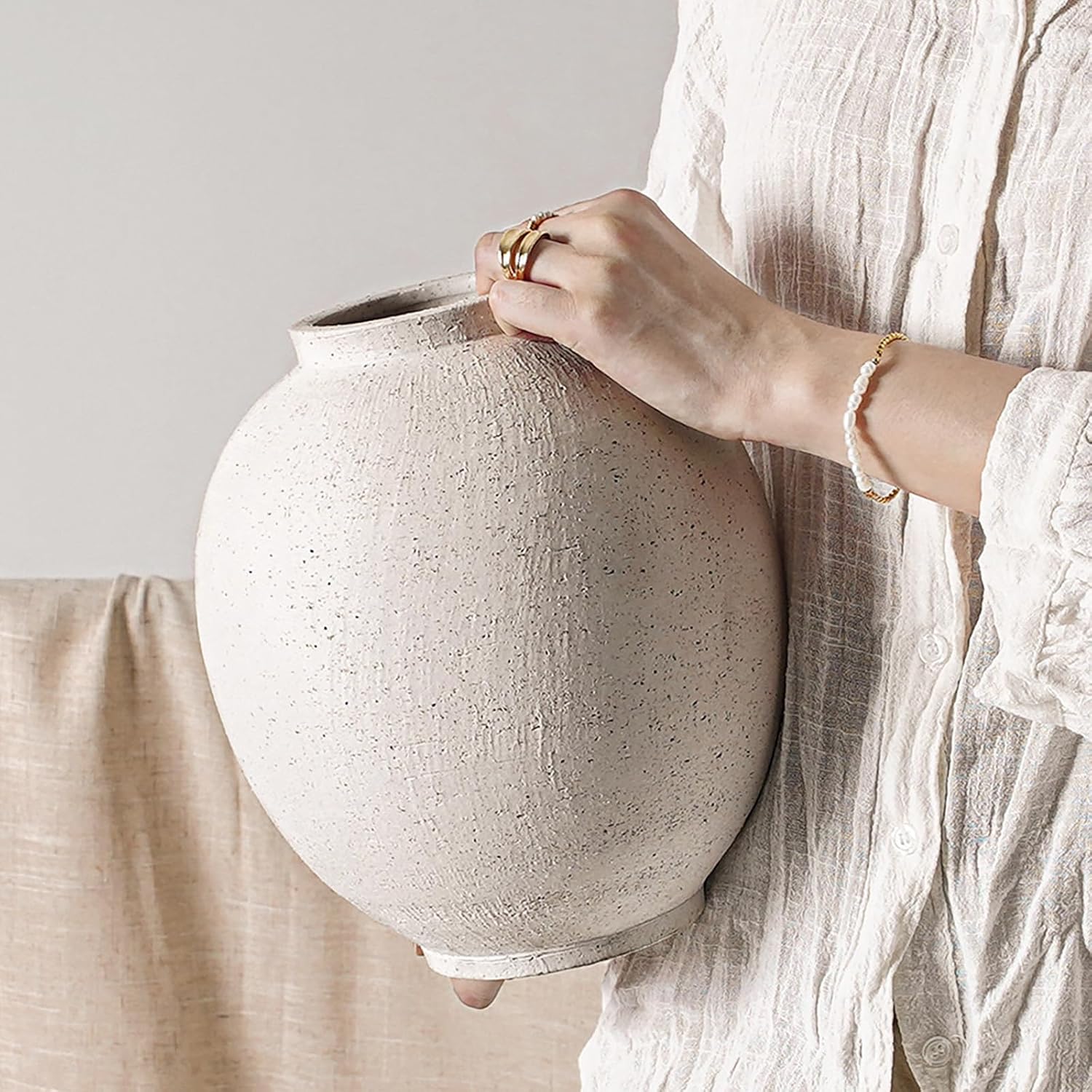 🏠 Today’s Farmhouse Décor Find: Ceramic Flower Vase